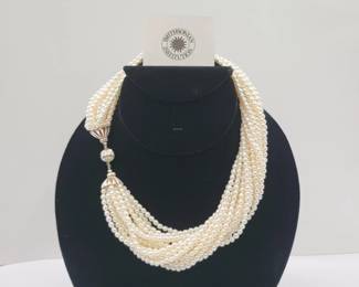 46 Stunning18StrandGenuineSmithsonianPearlNecklace