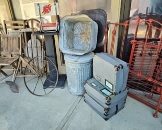 Much primitives and rustic items.