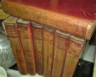 Leather bound 1909 Modern Readers Shakespeare 7 pcs. set