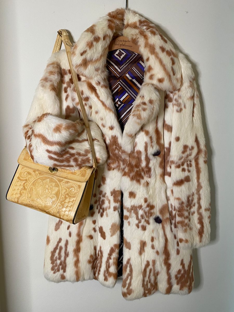 Vintage 1972 rabbit fur UT colors . So fun satin lining, pristine