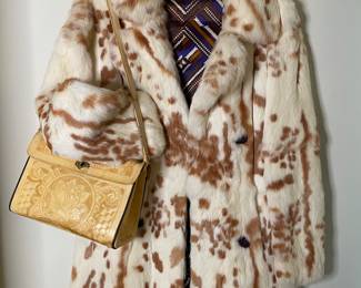 Vintage 1972 rabbit fur UT colors . So fun satin lining, pristine