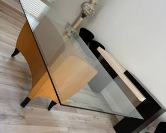 Contemporary mint condition dining table