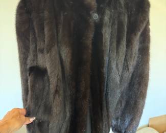 Black mink size Small Saks Fifth Avenue 