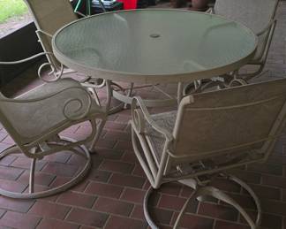 Patio Table with 4 Chairs