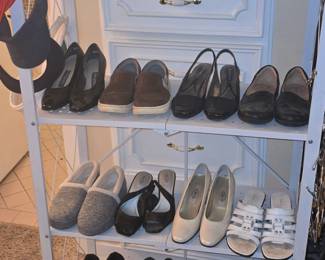 Ladies Shoes Size 7 - 71/2