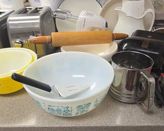 Toasters - Pyrex Bowls