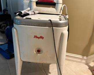 Maytag washer /ringer
Great condition
500.00
