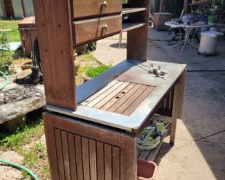Planting bench