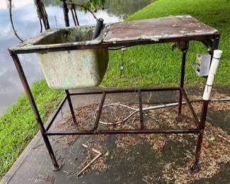 Fish cleaning station
Fishing supplies also for sale