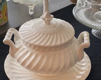 soup tureen