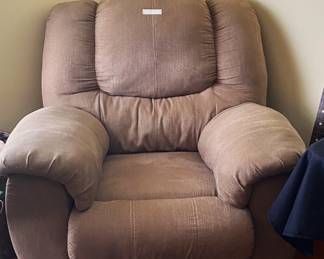 4 recliners