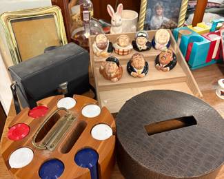 Face pots, Binoculars, picture frames
