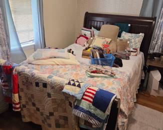 Vintage Quilts, Sleigh bed with mattress set
