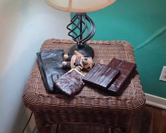 Wicker side table, lamp