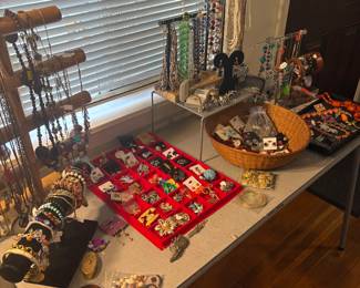 Vintage assorted Jewelry - Necklace, bracelets, rings, earrings, brooches