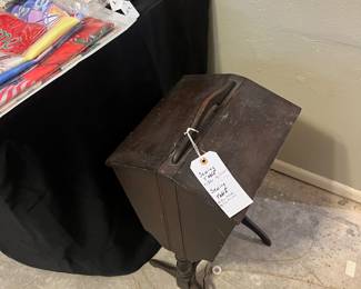 Sewing cabinet