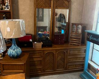 Triple dresser