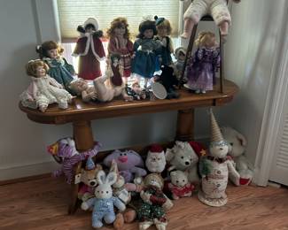 Sweet dolls and cuddlies