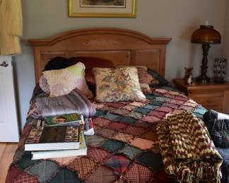 HONEY PINE BED