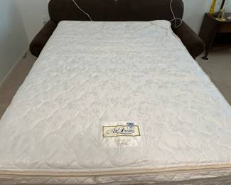 Air Dream full size inflatable mattress