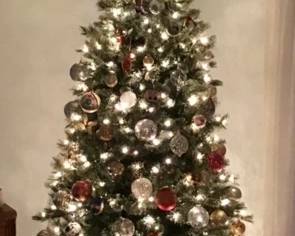 7.5 ft pre-lit Christmas tree