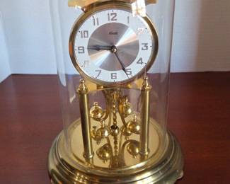 Kundo Glass Dome Mantel Clock