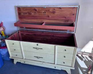 Vintage Lane, Cedar Chest