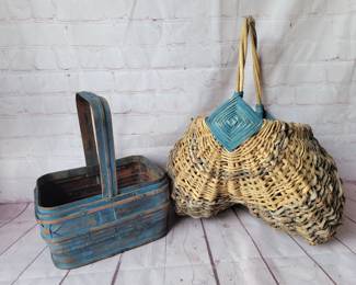 Lot of 2 vintage baskets.