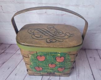 Vintage Caro Nan basket purse apple tree themed.