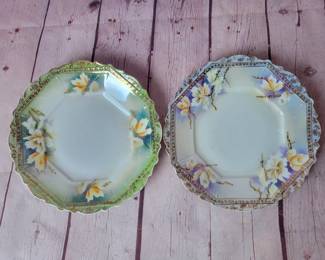 2 vintage/antique Minden bread plates.