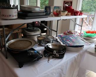 Variety of cooking and baking items.