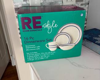 Brand new dish set