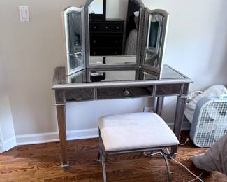 Vanity set