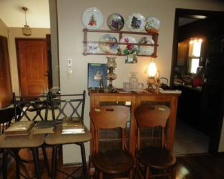 Bar Stool, Victorian Photo, Hand Painted Plates, Antique Chairs, Oil Lamps