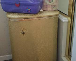 Vintage laundry hamper