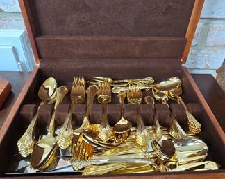 Royal Gallery of Korea gold cutlery set
