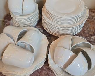 2 patterns - Butler's Pantry by Lenox