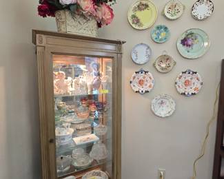 lighted curio / display cabinet