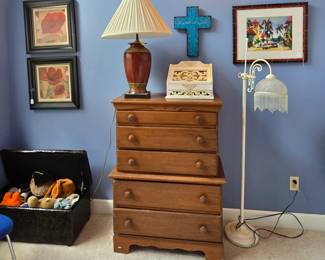 chest-on-chest of drawers