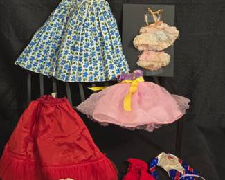 Branded doll clothes Ideal, Madam Alexander, Vogue Doll, Barbie