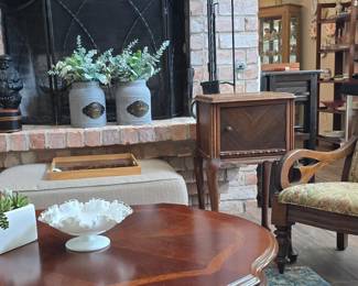 antique, vintage and modern decor ... all displayed beautifully and looking for a new home!