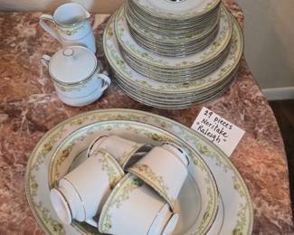 29-piece "Raleigh" by Noritake