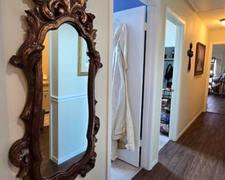 eye-catching wall mirror