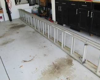 32 foot long extension ladder