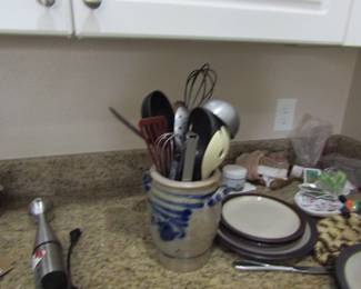 cooking utensils, small hand blender