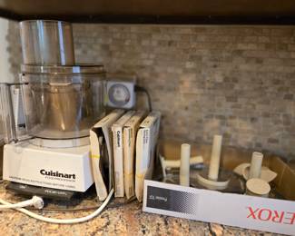 Cuisinart with attachments