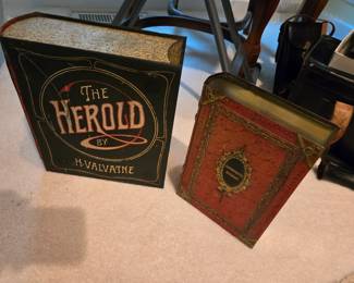 Biscuit tin Collection