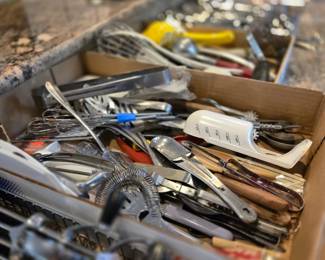 Many utencils