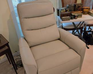 New lift -recliner chair