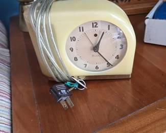 Deco clock